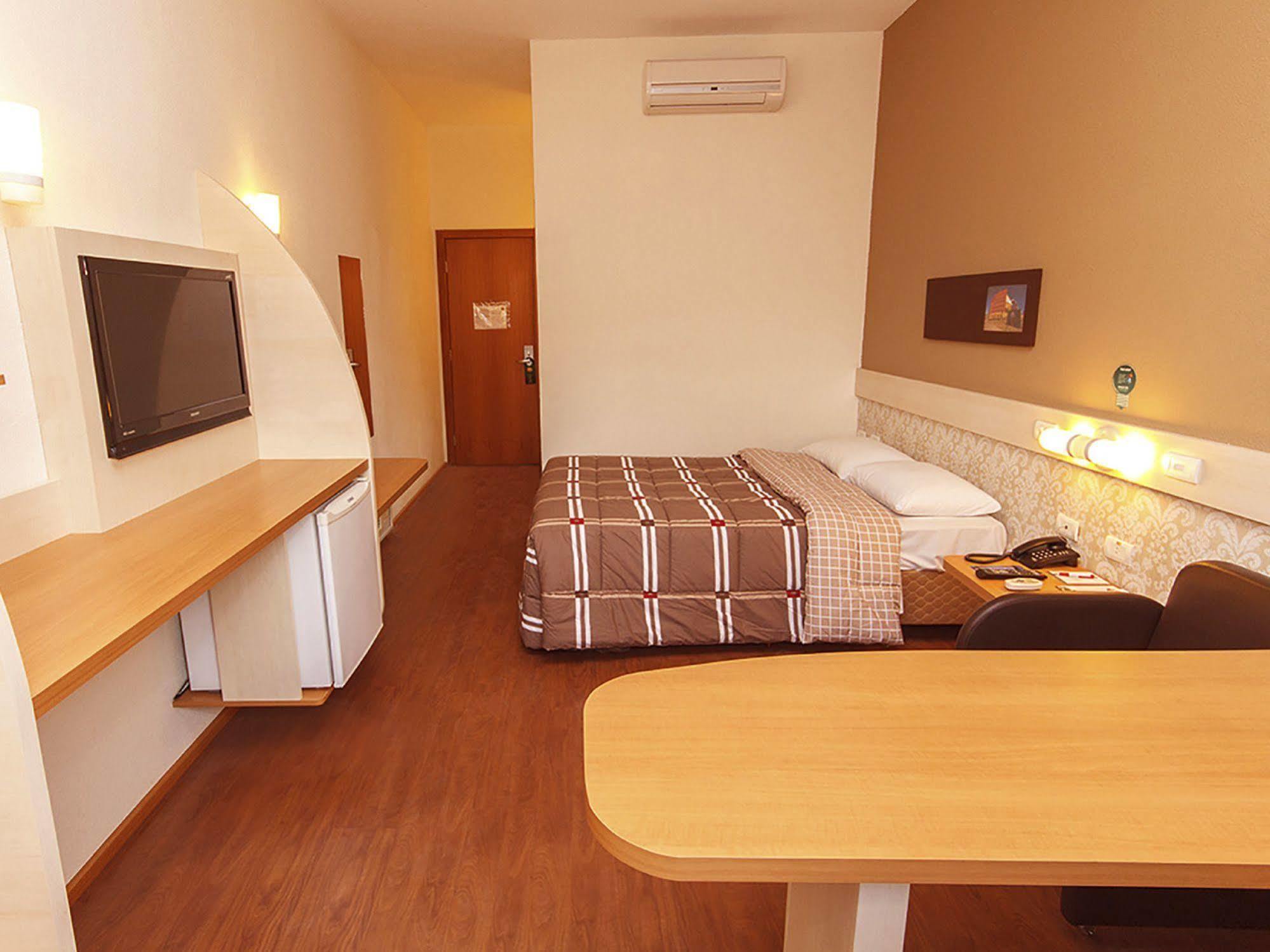 Hotel 10 Joinville Kültér fotó